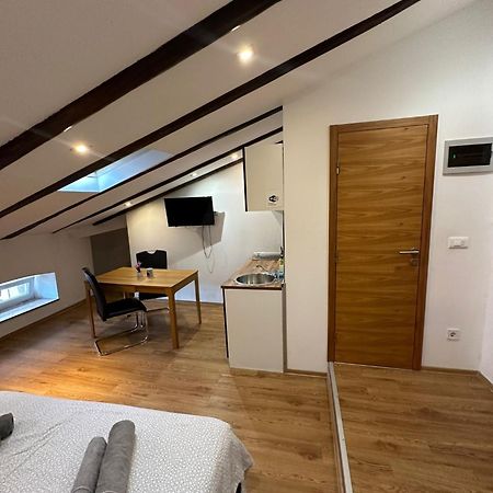 Apartment In The Heart Of Пула Екстер'єр фото