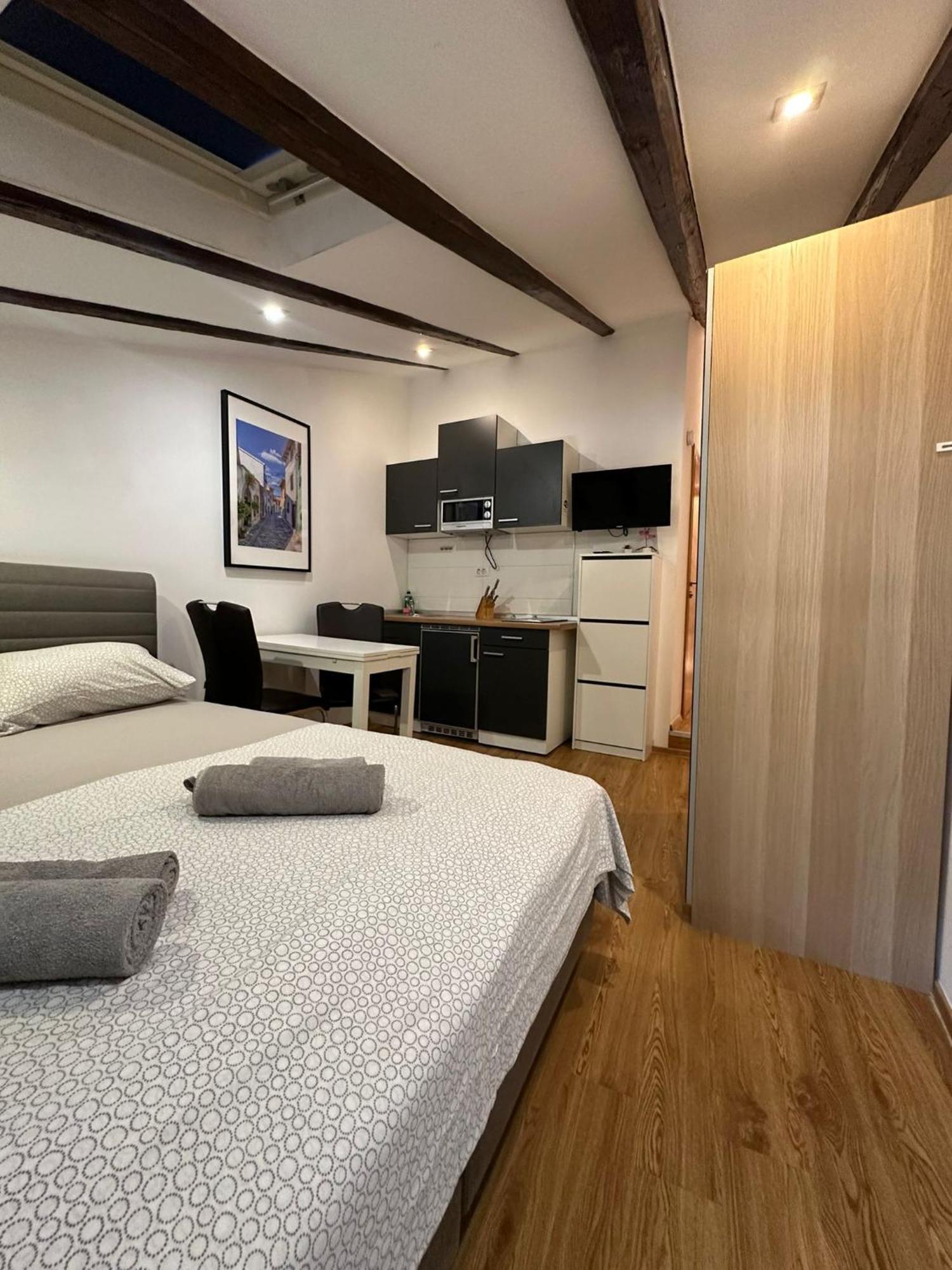 Apartment In The Heart Of Пула Екстер'єр фото