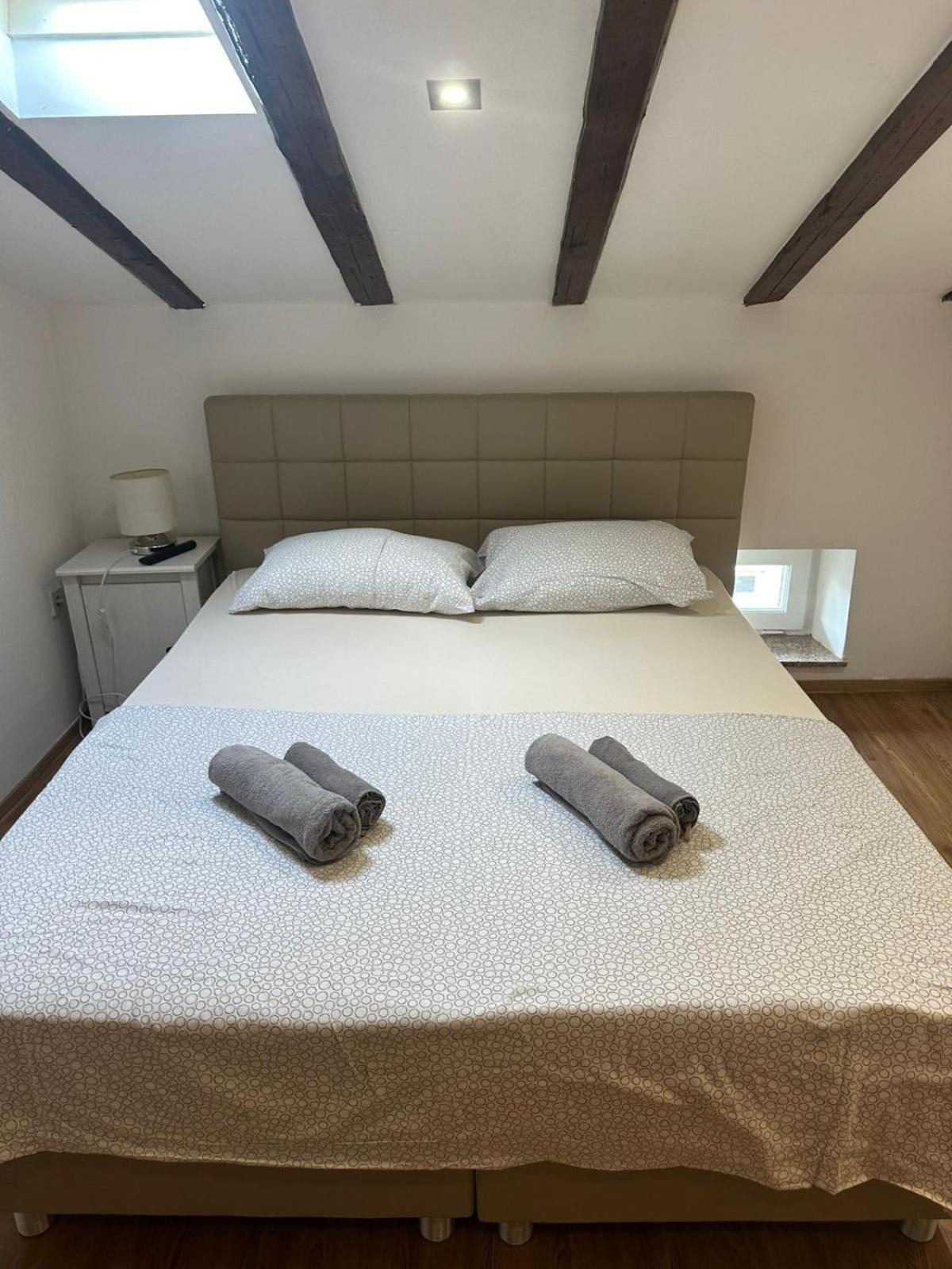Apartment In The Heart Of Пула Екстер'єр фото